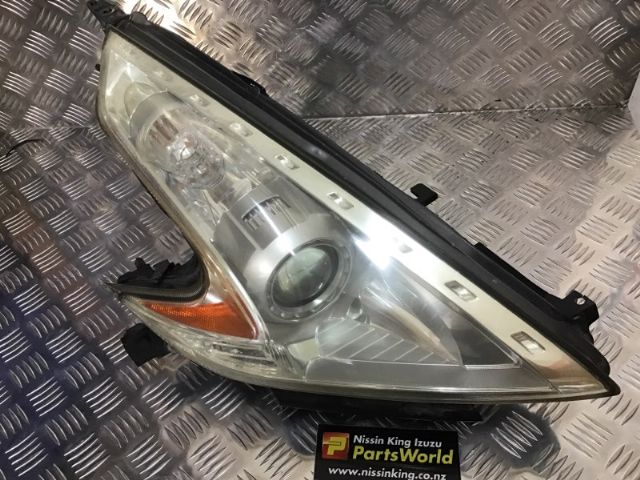 R Headlight