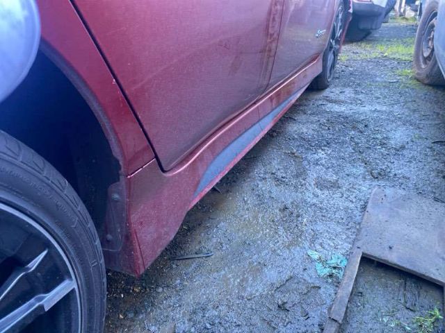 R Side Skirt