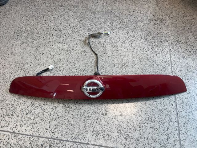 Tailgate Garnish 1 Piece