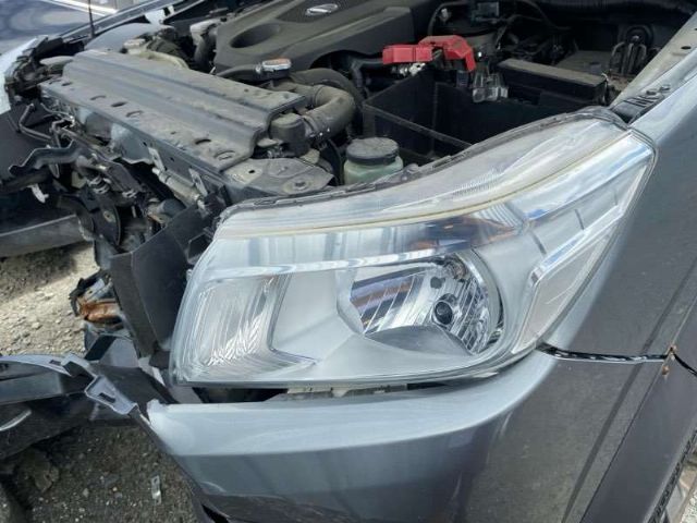 L Headlight (halogen)