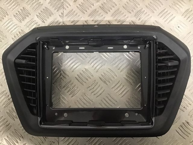 Stereo Surround / Bezel