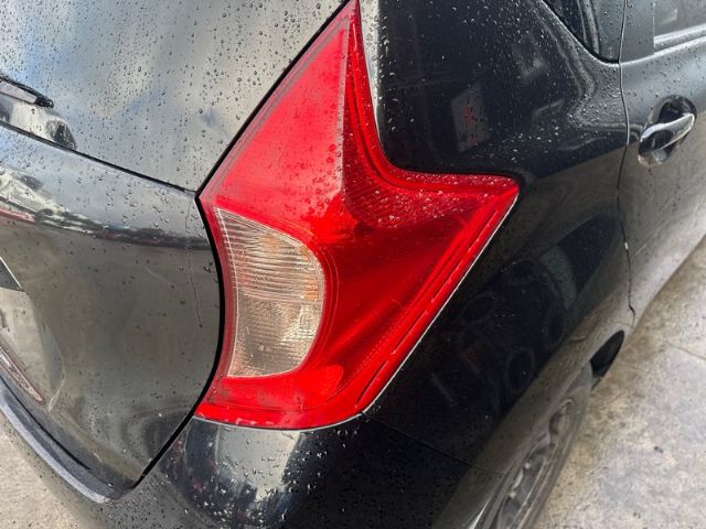 R Tail Light