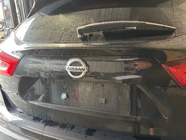 Tailgate Garnish 1 Piece