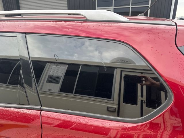 Lr Cargo Glass