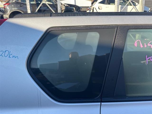 Rr Cargo Glass