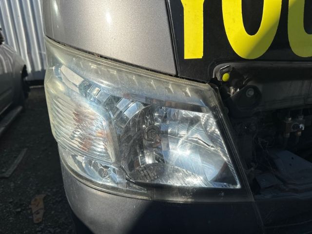 R Headlight