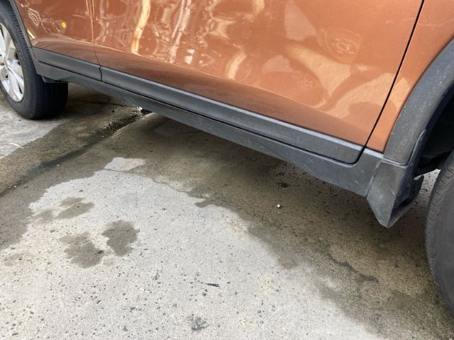 R Side Skirt