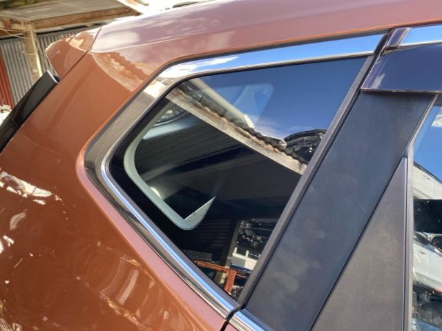 Rr Cargo Glass