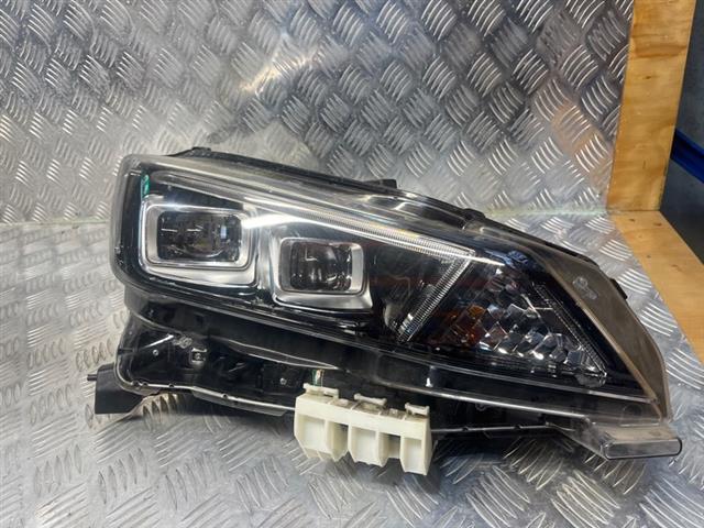R Headlight (led)