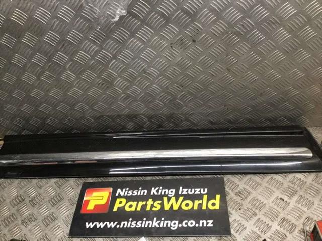 Lf Lower Door Moulding (chrome)