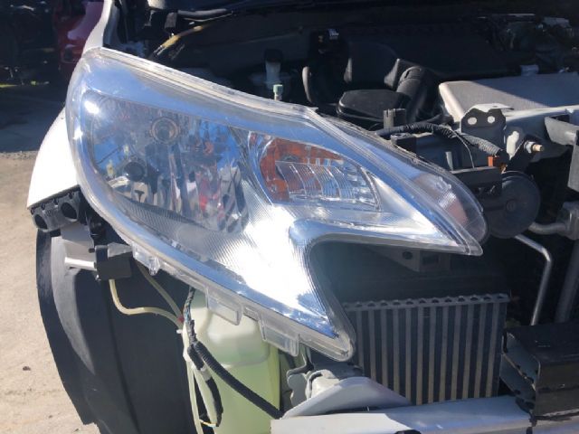 R Headlight