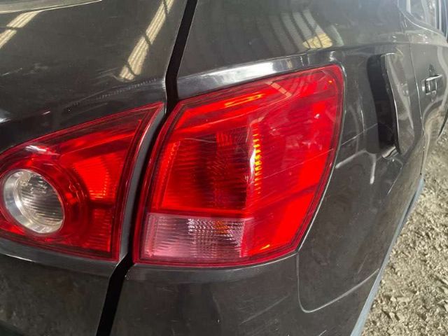 R Tail Light