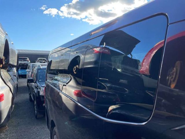 R Side Load Door Fixed Glass 