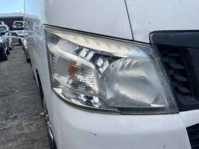 R Headlight (halogen)