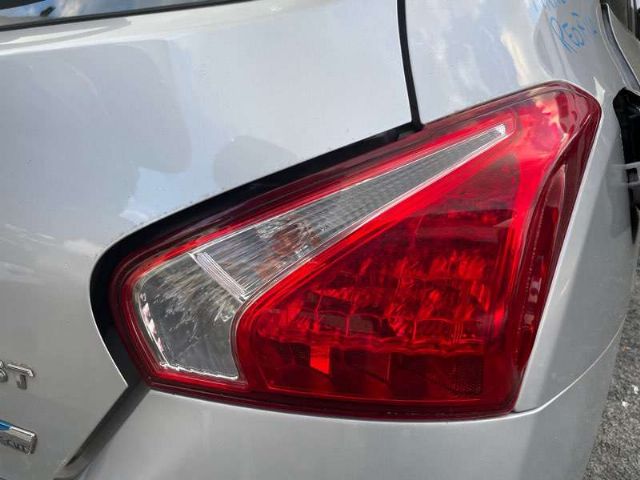 R Tail Light