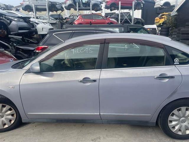 Lf Lower Door Moulding (chrome)