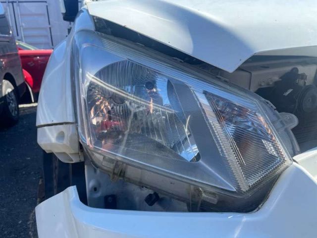 R Headlight (halogen)