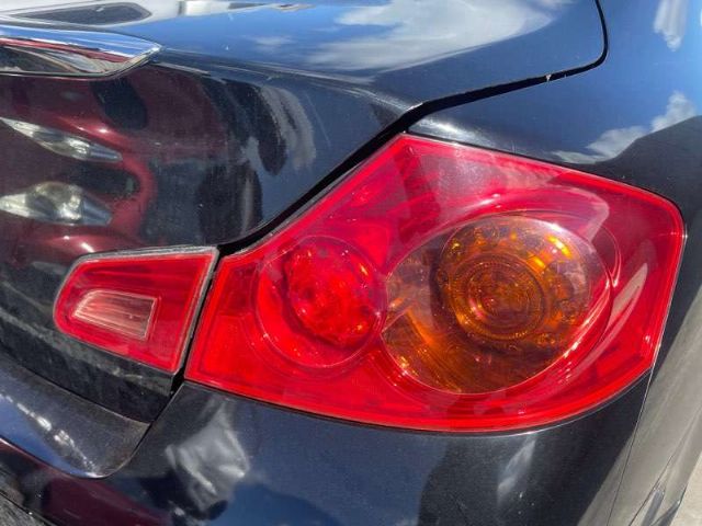 R Tail Light