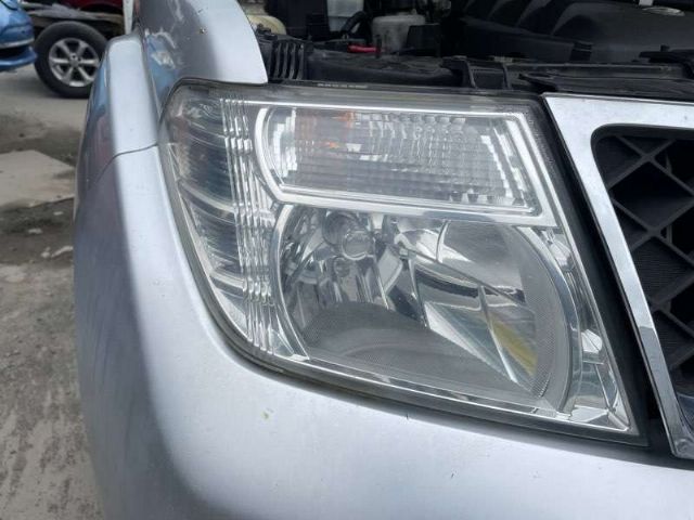 R Headlight