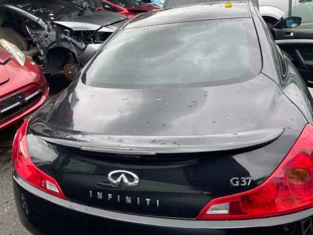 Boot Lid Centre Garnish