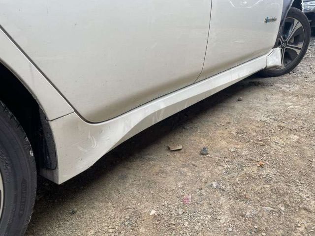 R Side Skirt