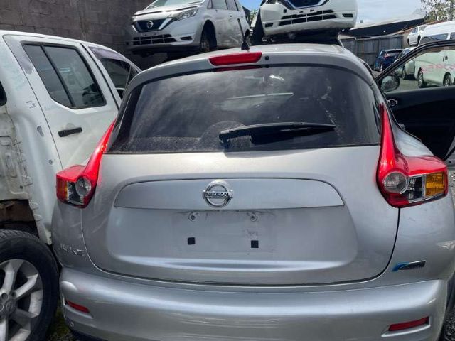 Tailgate Garnish 1 Piece