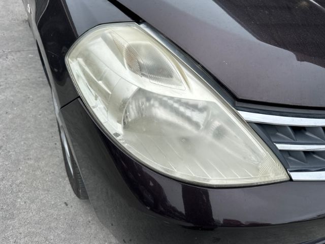 R Headlight
