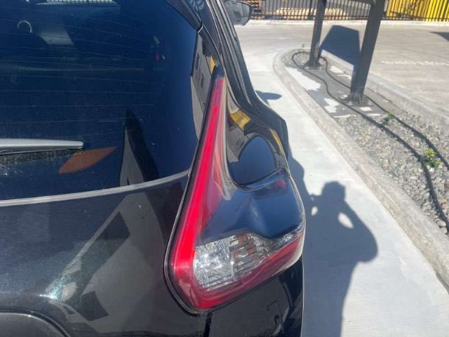 R Tail Light