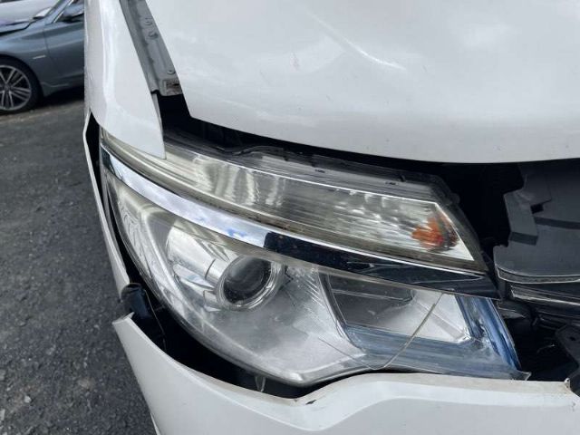R Headlight Moulding