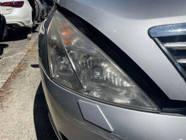 R Headlight