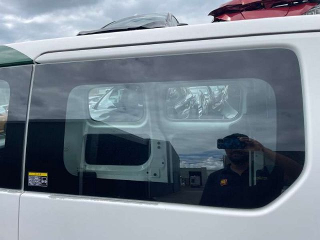 R Side Load Door Fixed Glass 