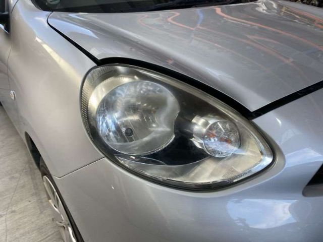 R Headlight