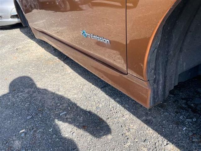 R Side Skirt