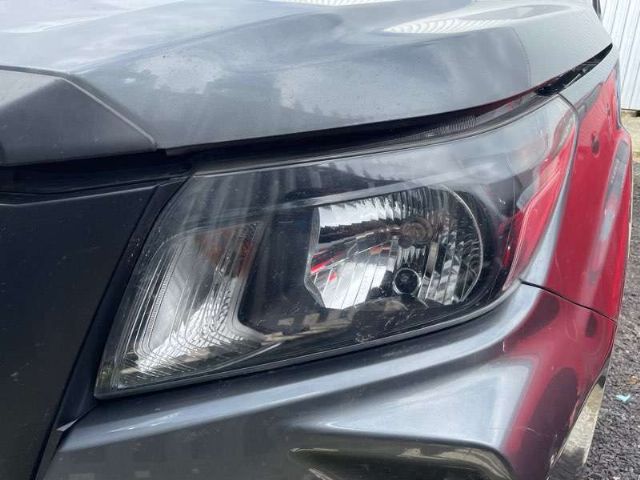L Headlight (halogen)