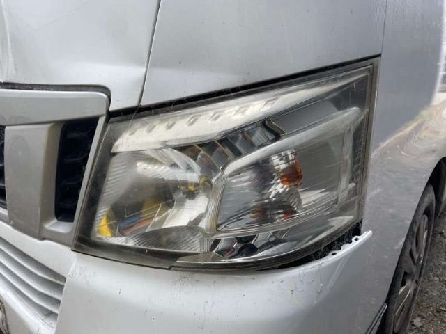 L Headlight (halogen)