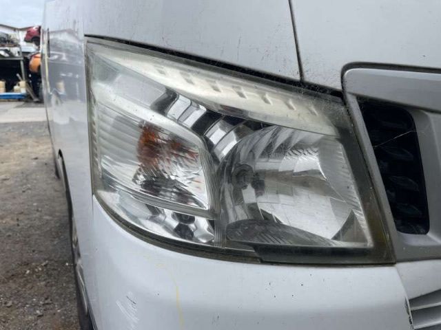R Headlight (halogen)