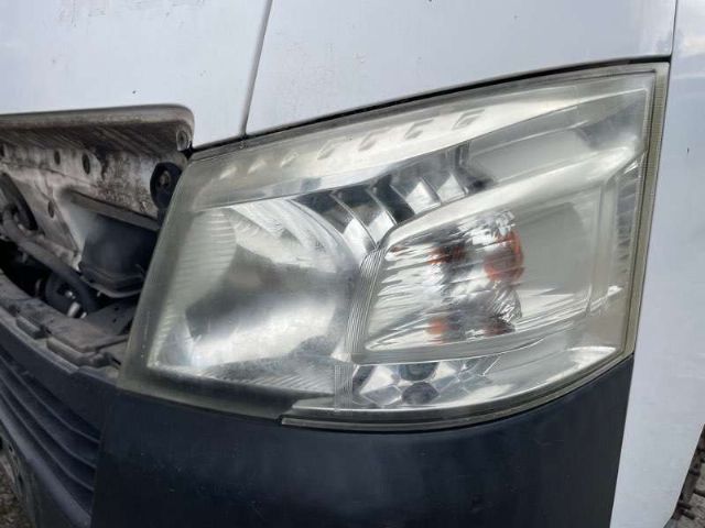 L Headlight (halogen)