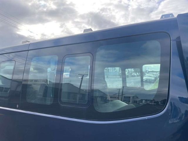 R Side Load Door Fixed Glass 