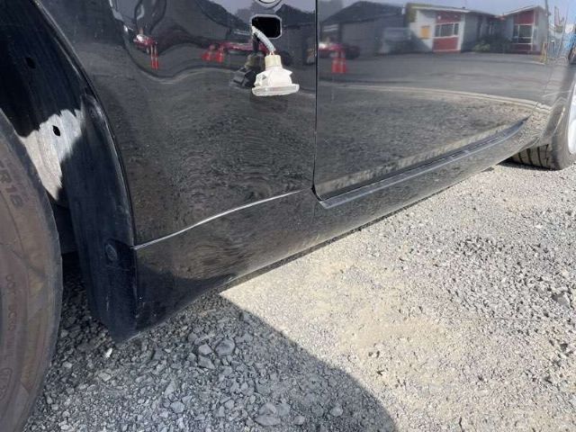 R Side Skirt