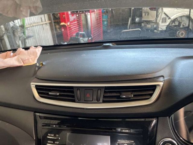 Dash Vent Surround Centre