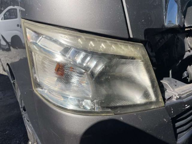 R Headlight (halogen)