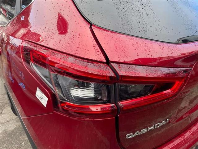 L Tailgate Garnish