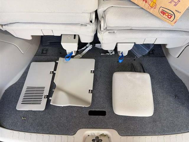 Rear Middle Seat Head Rest