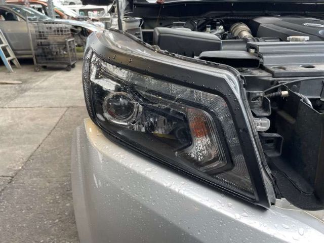 R Headlight (led)