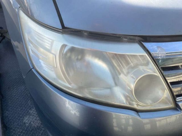 R Headlight