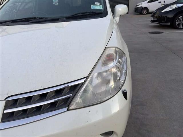 L Headlight