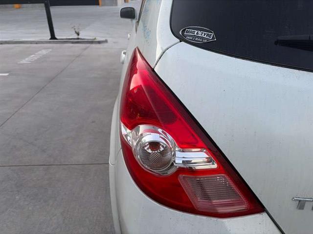 L Tail Light