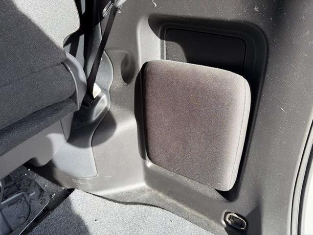 Rear Middle Seat Head Rest