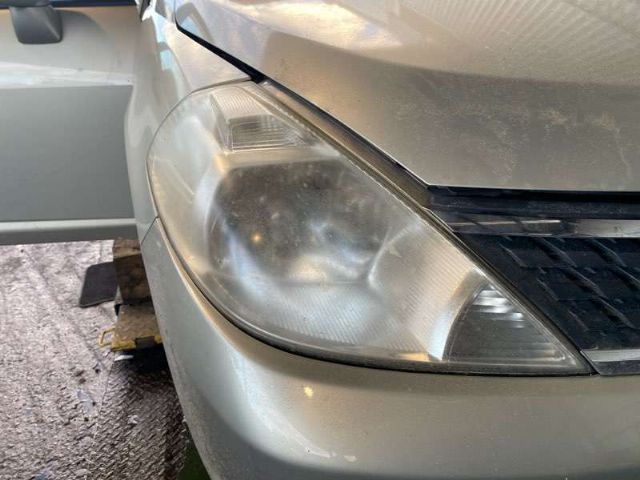 R Headlight