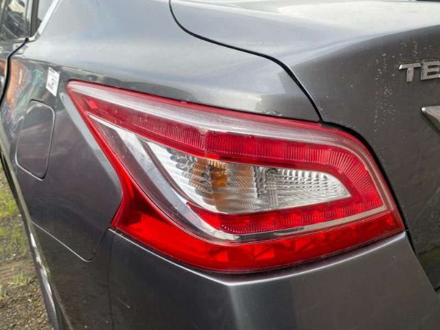 L Tail Light
